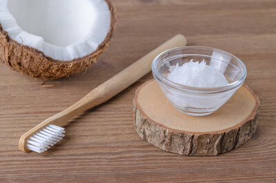 Классический ополаскиватель или oil pulling: что выбрать?